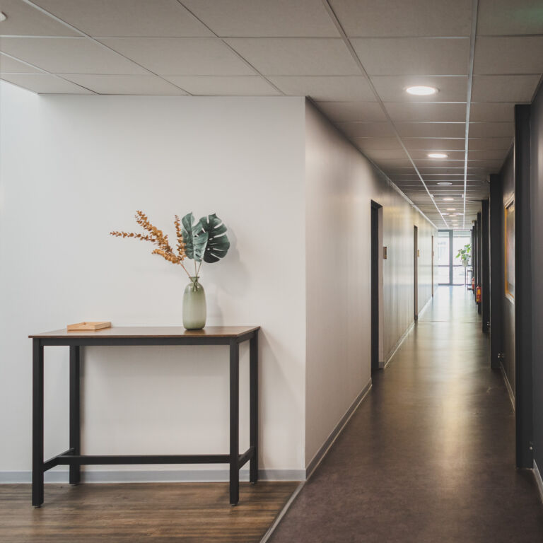 couloir Centre d'affaires Jean-Jacques Bosc à bordeaux